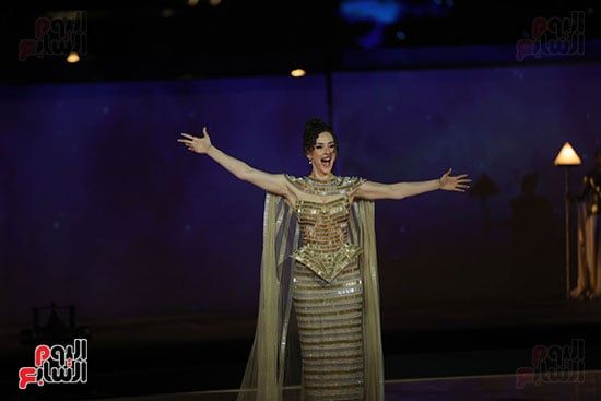 الفنانة شيرين أحمد الفنانة شيرين أحمد