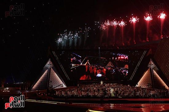 الألعاب النارية تزين سماء القاهرة الألعاب النارية تزين سماء القاهرة