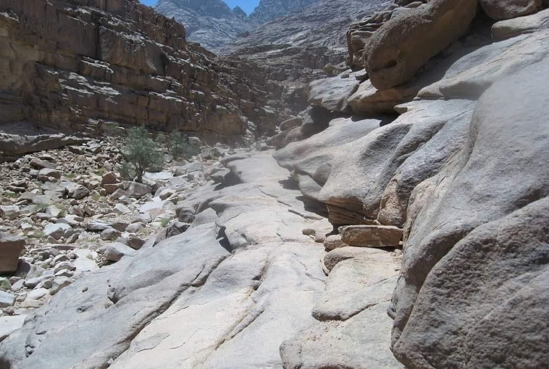 تضاريس جبل القطار تضاريس جبل القطار