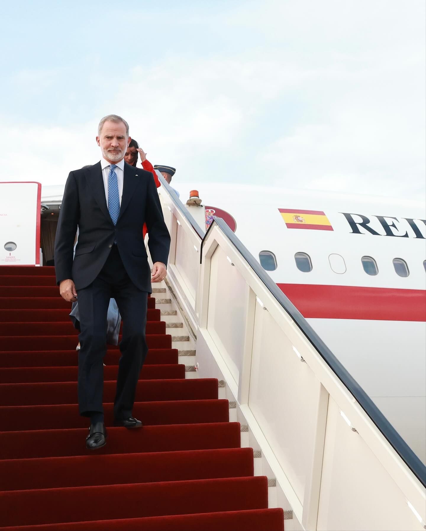 لحظة وصول ملك اسبانيا القاهرة لحضور افتتاح المتحف المصري الكبير لحظة وصول ملك اسبانيا القاهرة لحضور افتتاح المتحف المصري الكبير