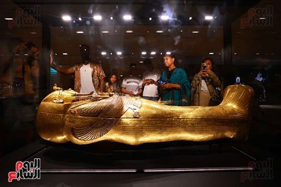 تمثال توت عنخ أمون تمثال توت عنخ أمون