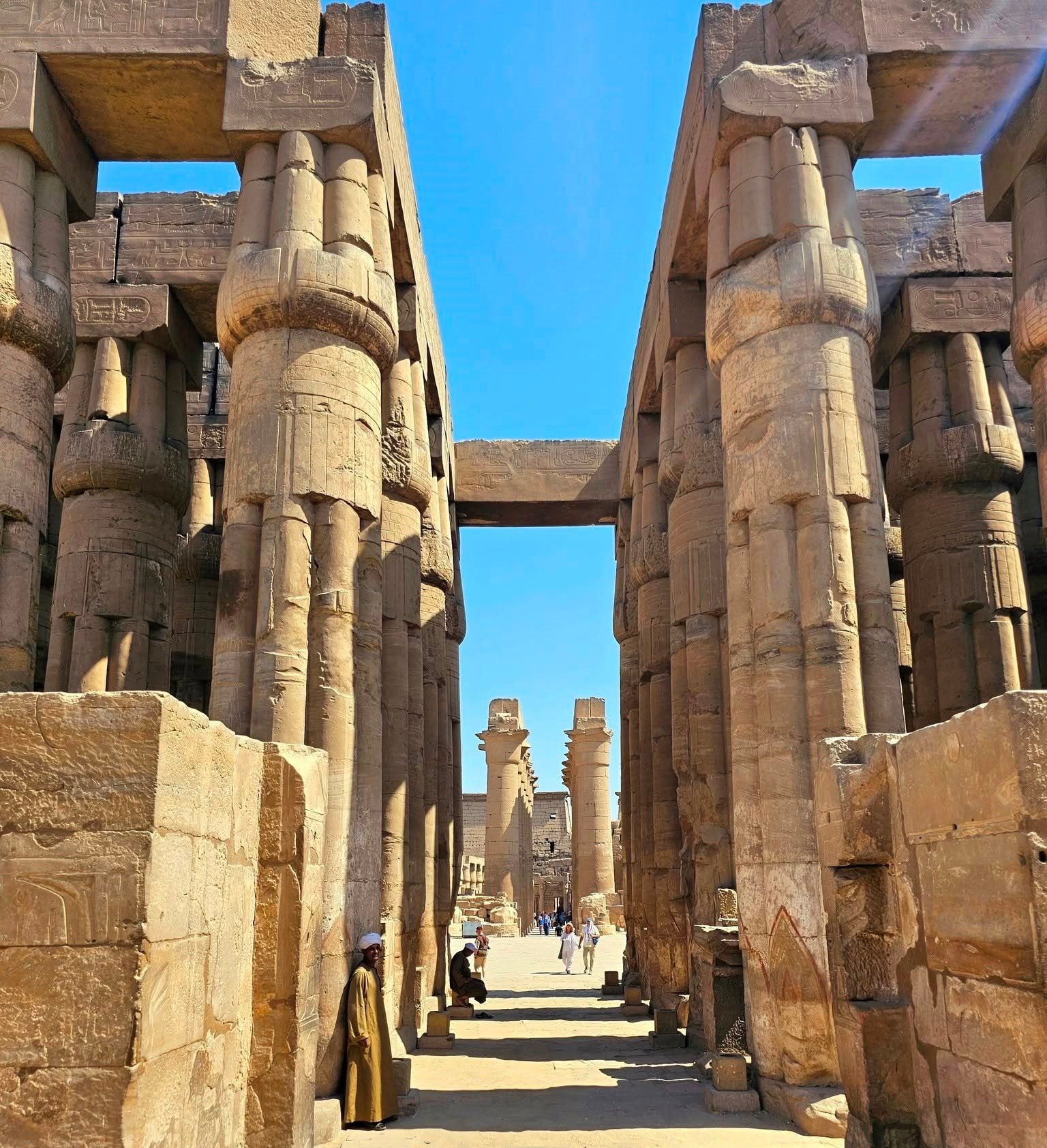 معبد الأقصر يستقبل أفواج سياحية مميزة يومياً