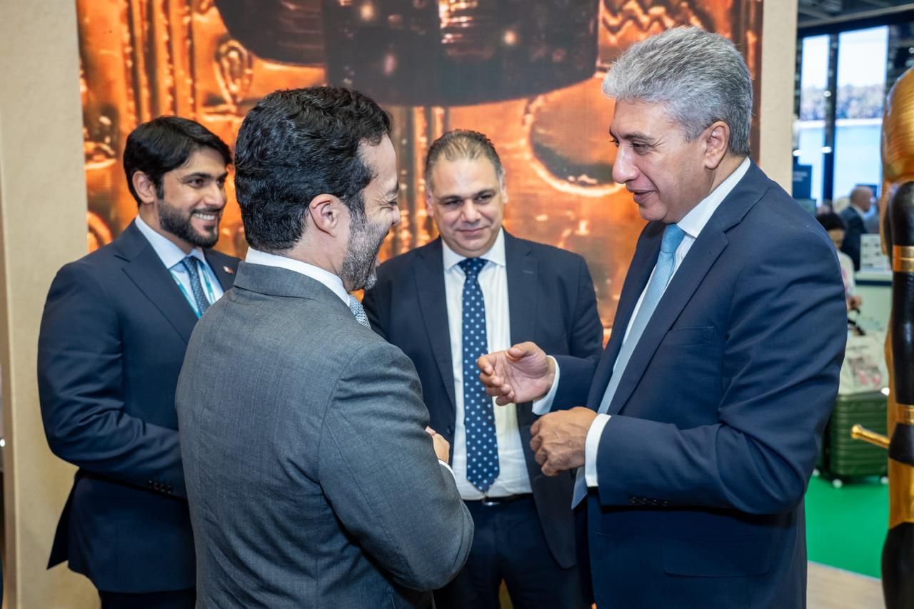 شريف فتحي وزير السياحة والآثار بالجناح المصري المُشارك في البورصة شريف فتحي وزير السياحة والآثار بالجناح المصري المُشارك في البورصة