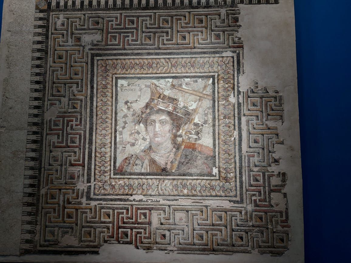 الملكة البطلمية جاحظة العينين الملكة البطلمية جاحظة العينين