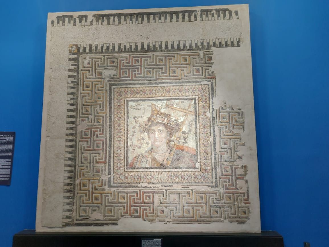 لوحة الفسيفساء للملكة البطلميه لوحة الفسيفساء للملكة البطلميه