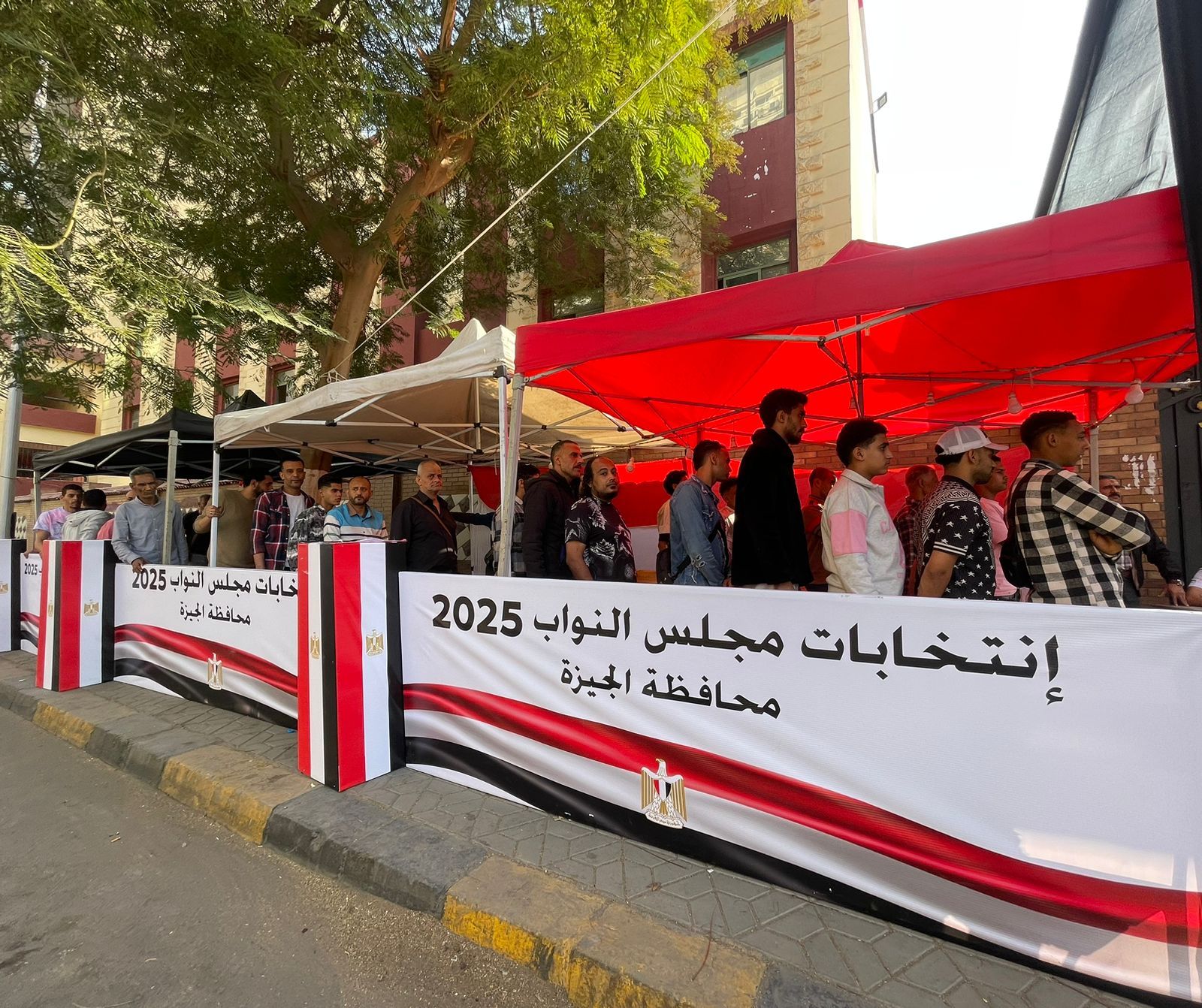 توافد المواطنين على لجان الجيزة ثاني أيام انتخابات مجلس النواب