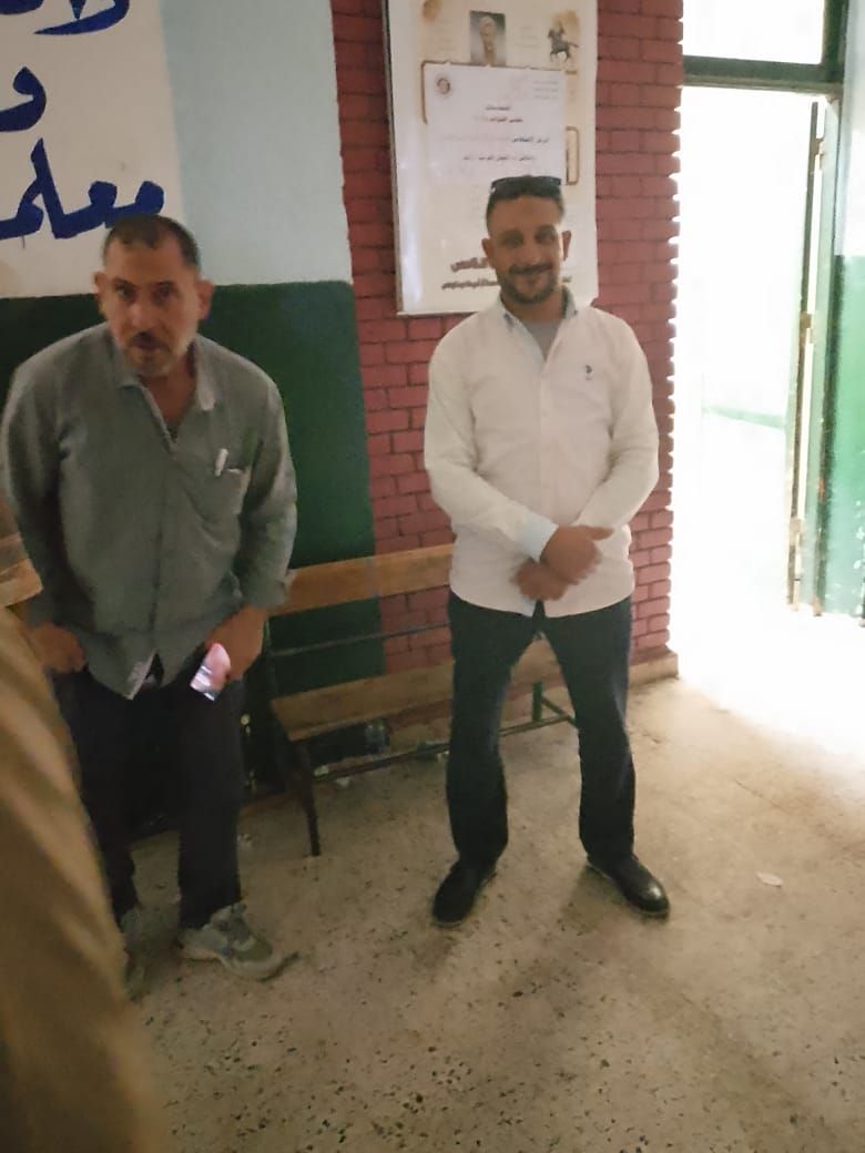 المواطنون داخل اللجان الانتخابية