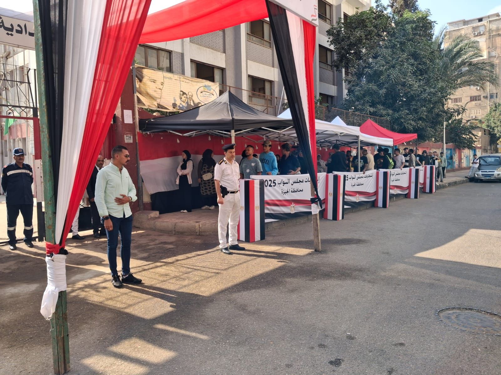 توافد المواطنين