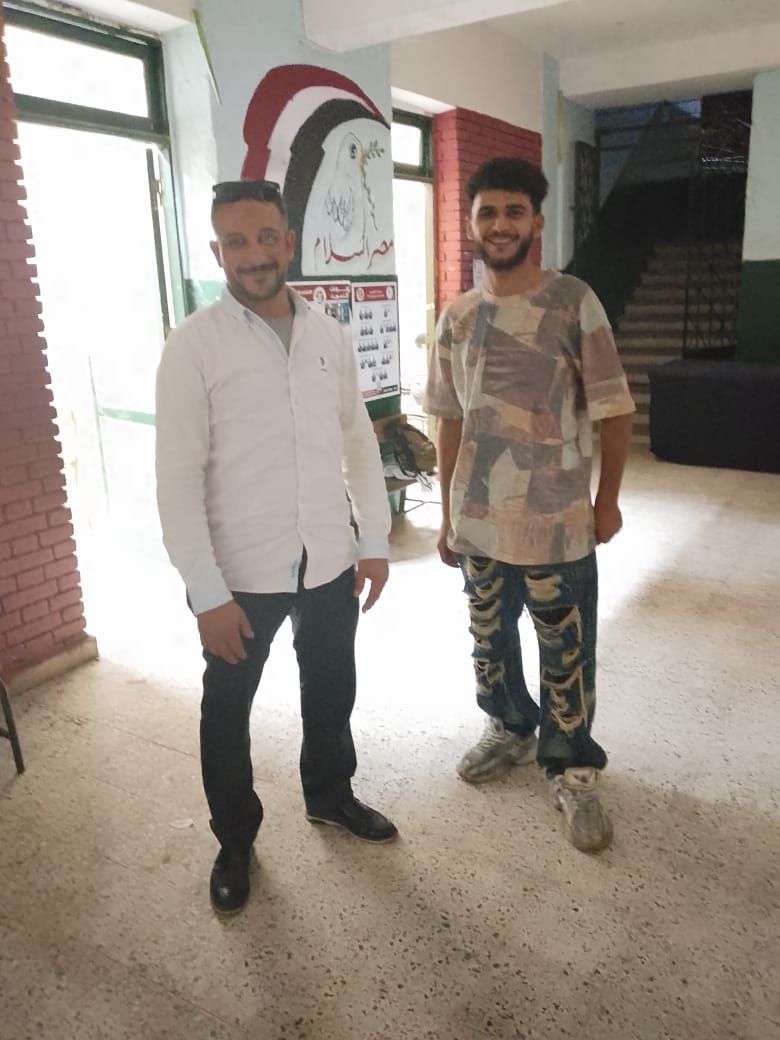 المواطنون يدلون بأصواتهم فى الانتخابات البرلمانية