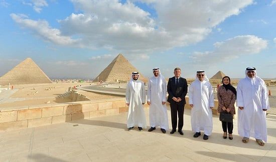 جولة رئيس الأعلى للإعلام مع وفد دولة البحرين برئاسة وزير الاعلام البحريني (2) جولة رئيس الأعلى للإعلام مع وفد دولة البحرين برئاسة وزير الاعلام البحريني (2)