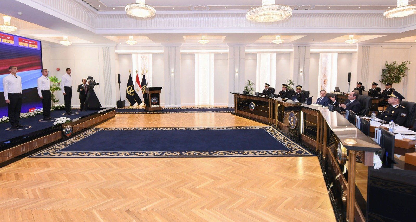 الرئيس السيسى يزور أكاديمية الشرطة ويتابع اختبارات كشف الهيئة للطلبة (3)