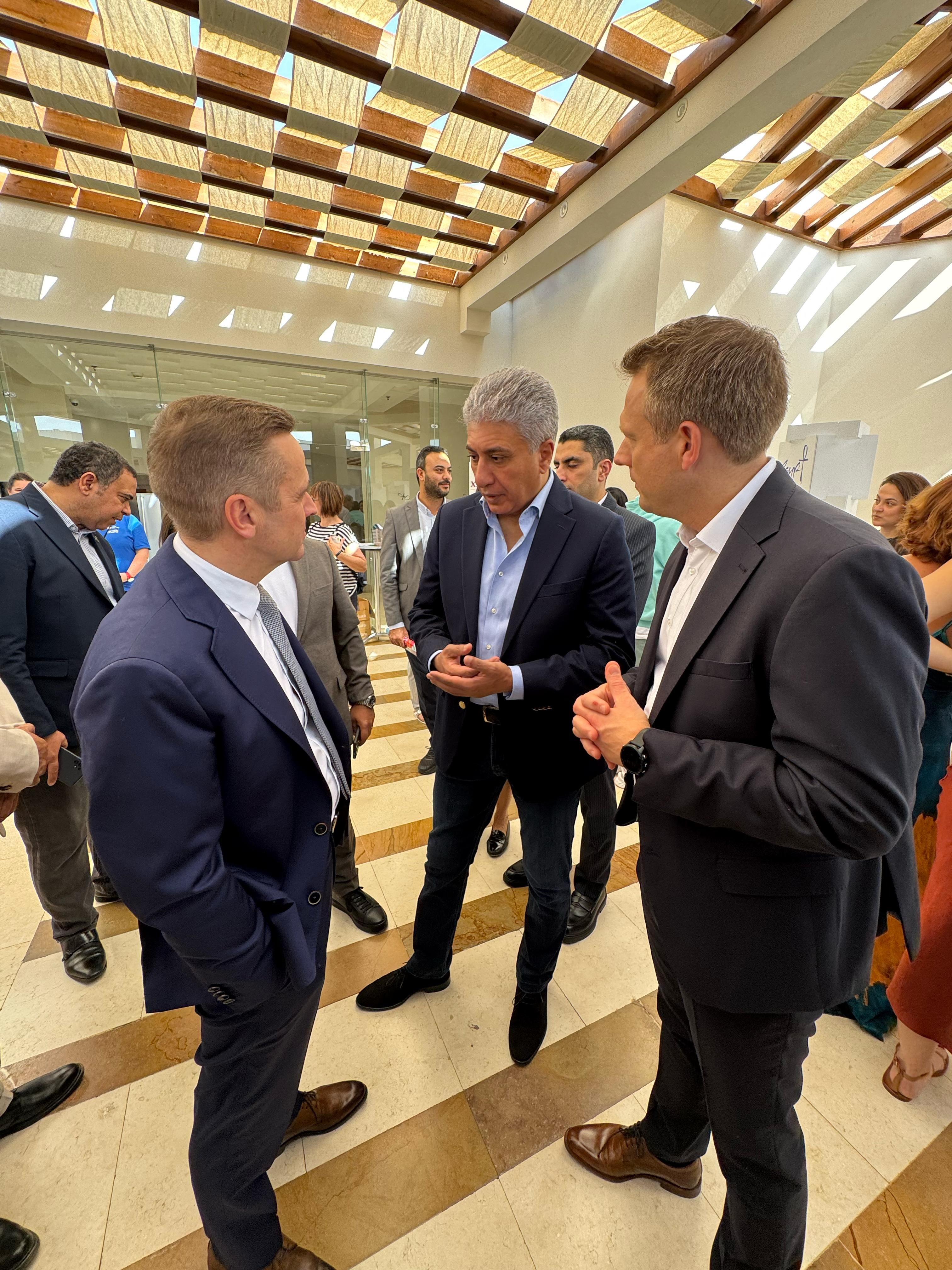 وزير السياحة يتابع جذب سياح ألمان لمصر