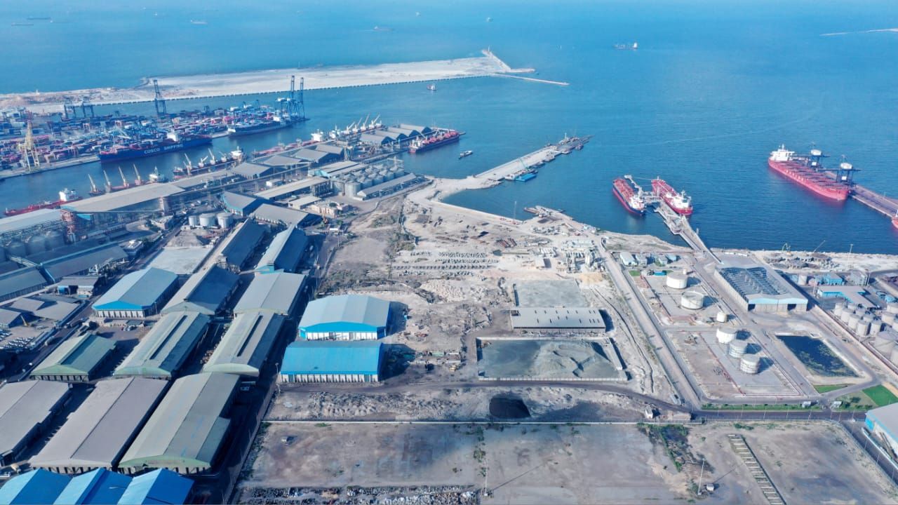 محطة الصب الجاف النظيف بميناء الدخيلة (3)