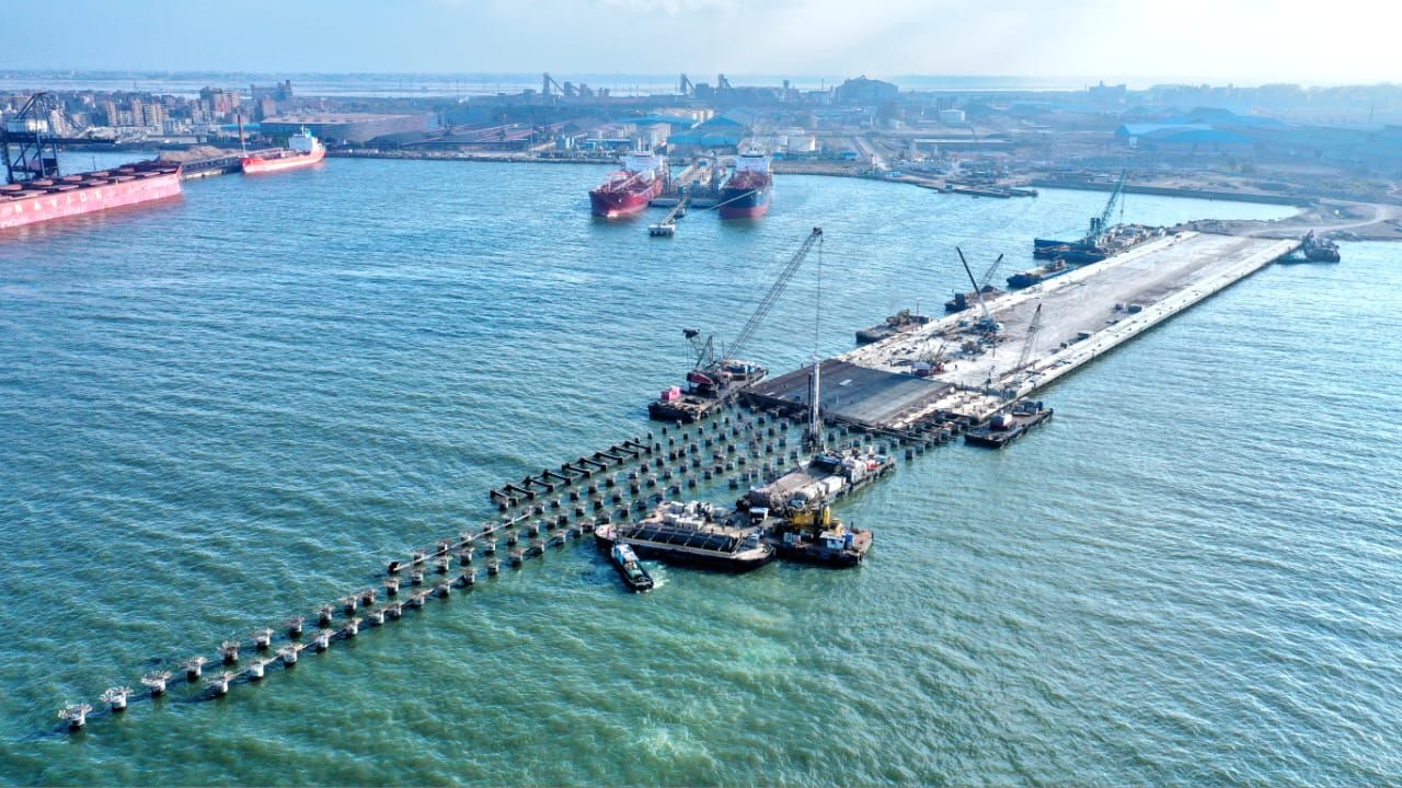 محطة الصب الجاف النظيف بميناء الدخيلة (1)