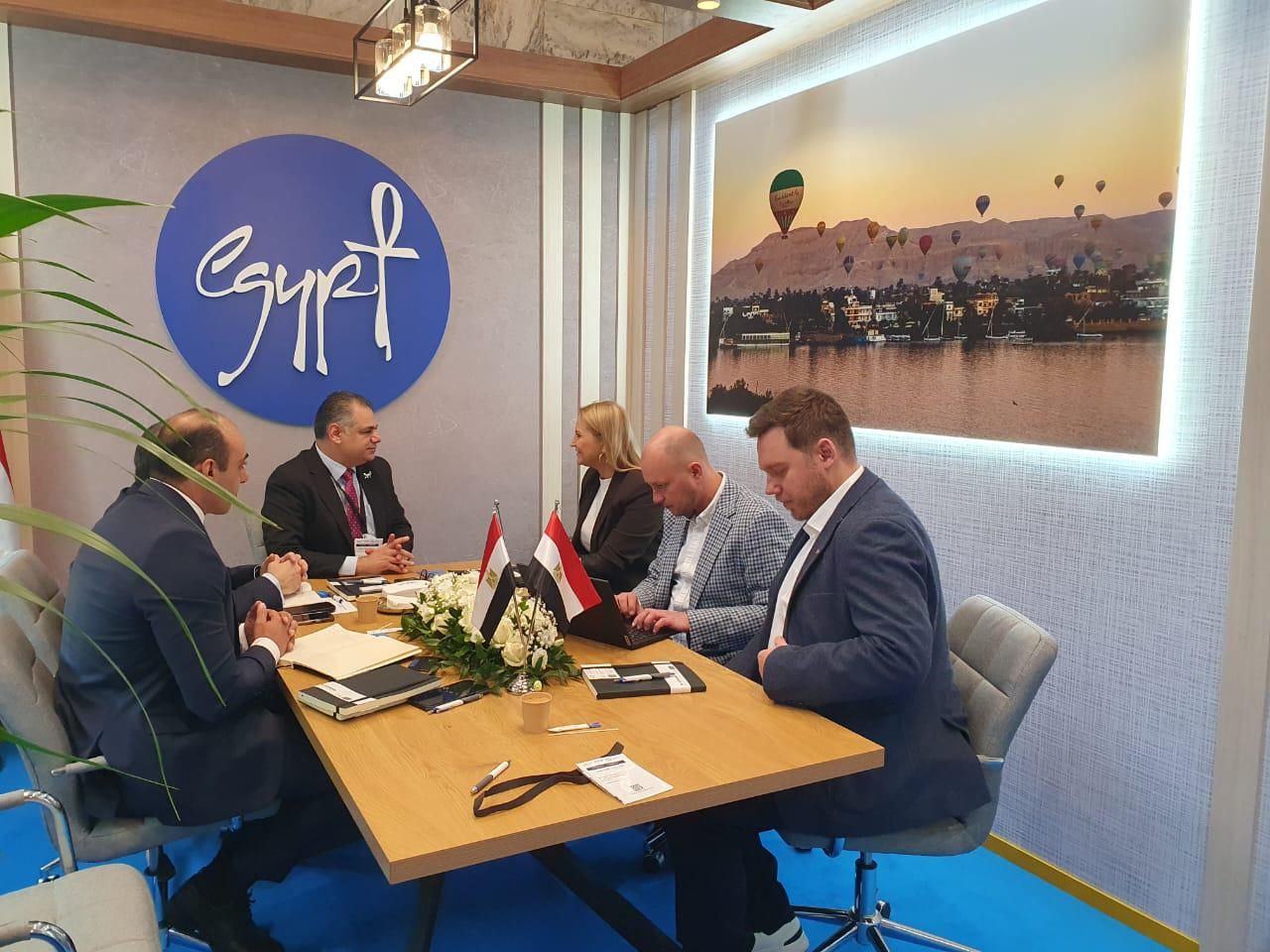 اجتماع رئيس هيئة تنشيط السياحة مع منظمي رحلات سياحية