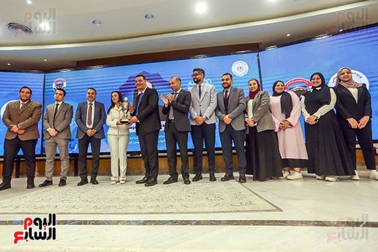 دكتورة مايا مرسي تكرم اعضاء المؤسسة القومية لتيسير الحج