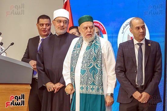 على جمعة يتابع القرعة