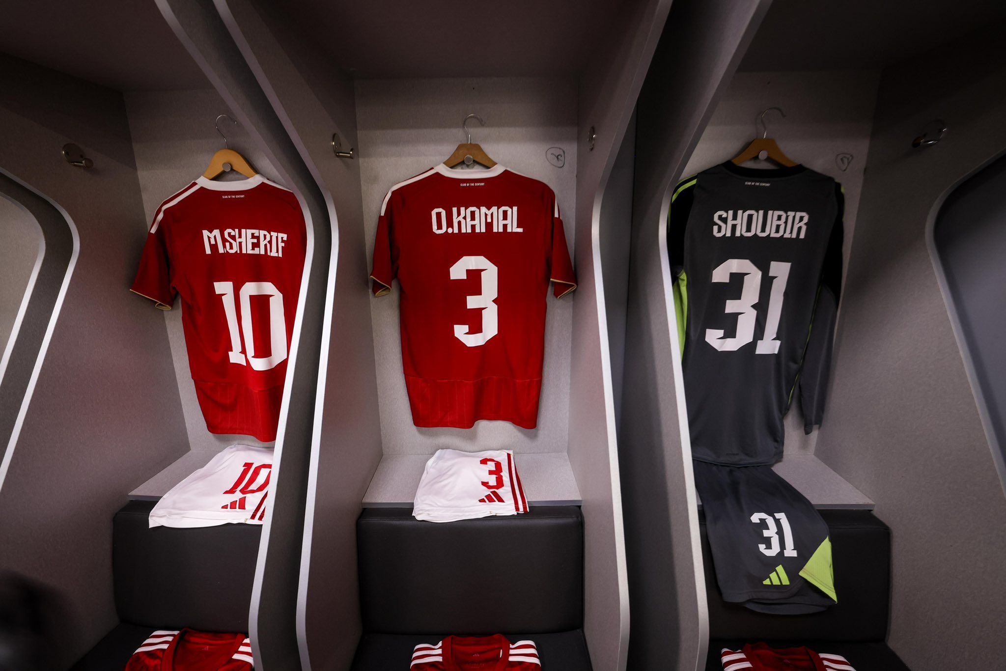 غرفة ملابس الاهلي قبل مواجهة شبيبة القبائل غرفة ملابس الاهلي قبل مواجهة شبيبة القبائل