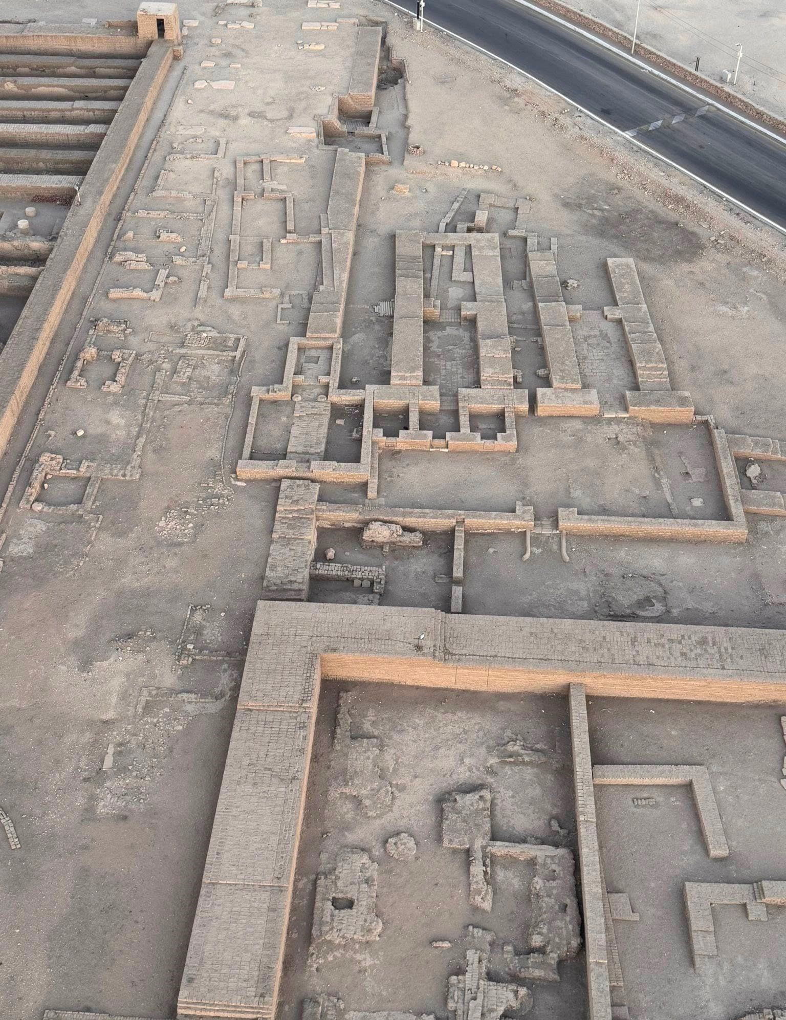 جانب من سحر مشاهد المعابد من أعلى الأقصر