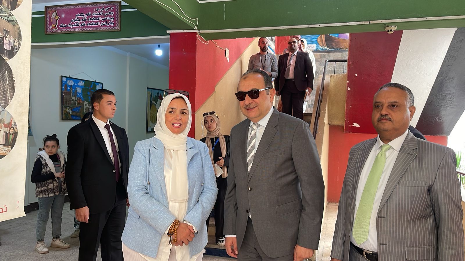 وزير قطاع الأعمال العام يدلى بصوته بانتخابات النواب