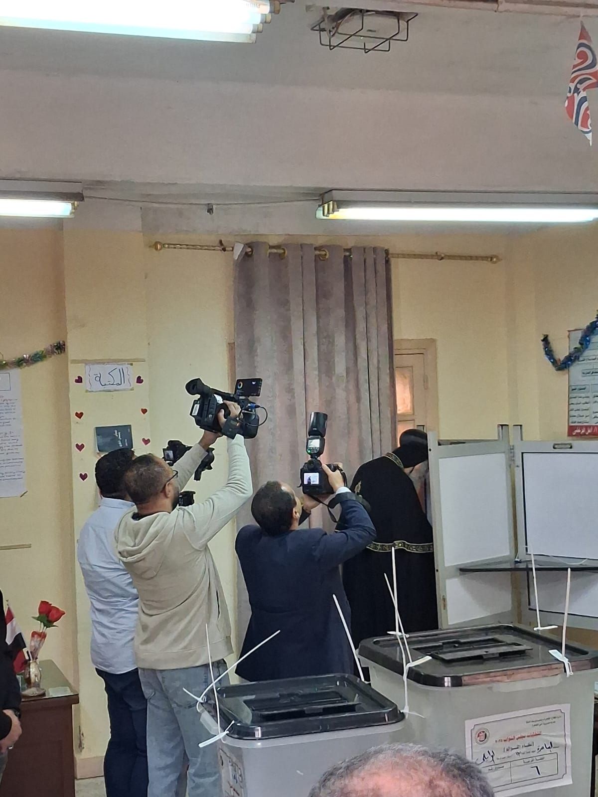 البابا تواضروس يدلي بصوته في انتخابات النواب