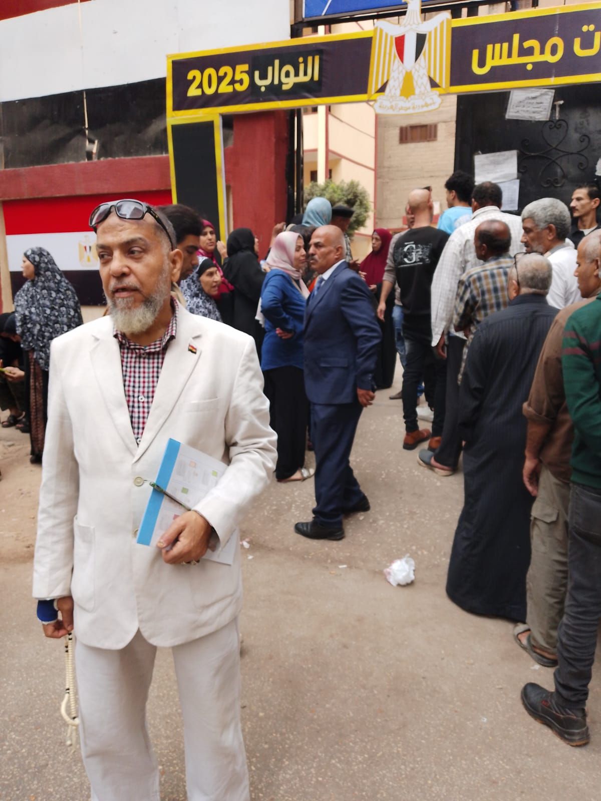 حشود انتخابية أمام لجان المطرية