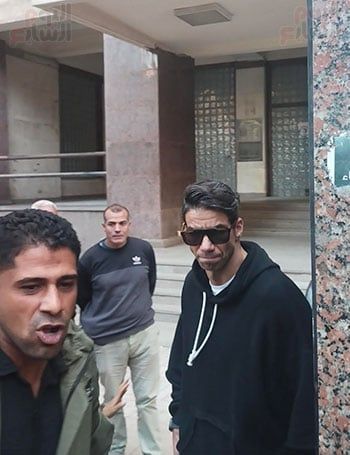 107847-صدمة-على-وجه-شريف-إكرامى-بعد-استمرار-حبس-رمضان-صبحى-لـ-30-ديسمبر