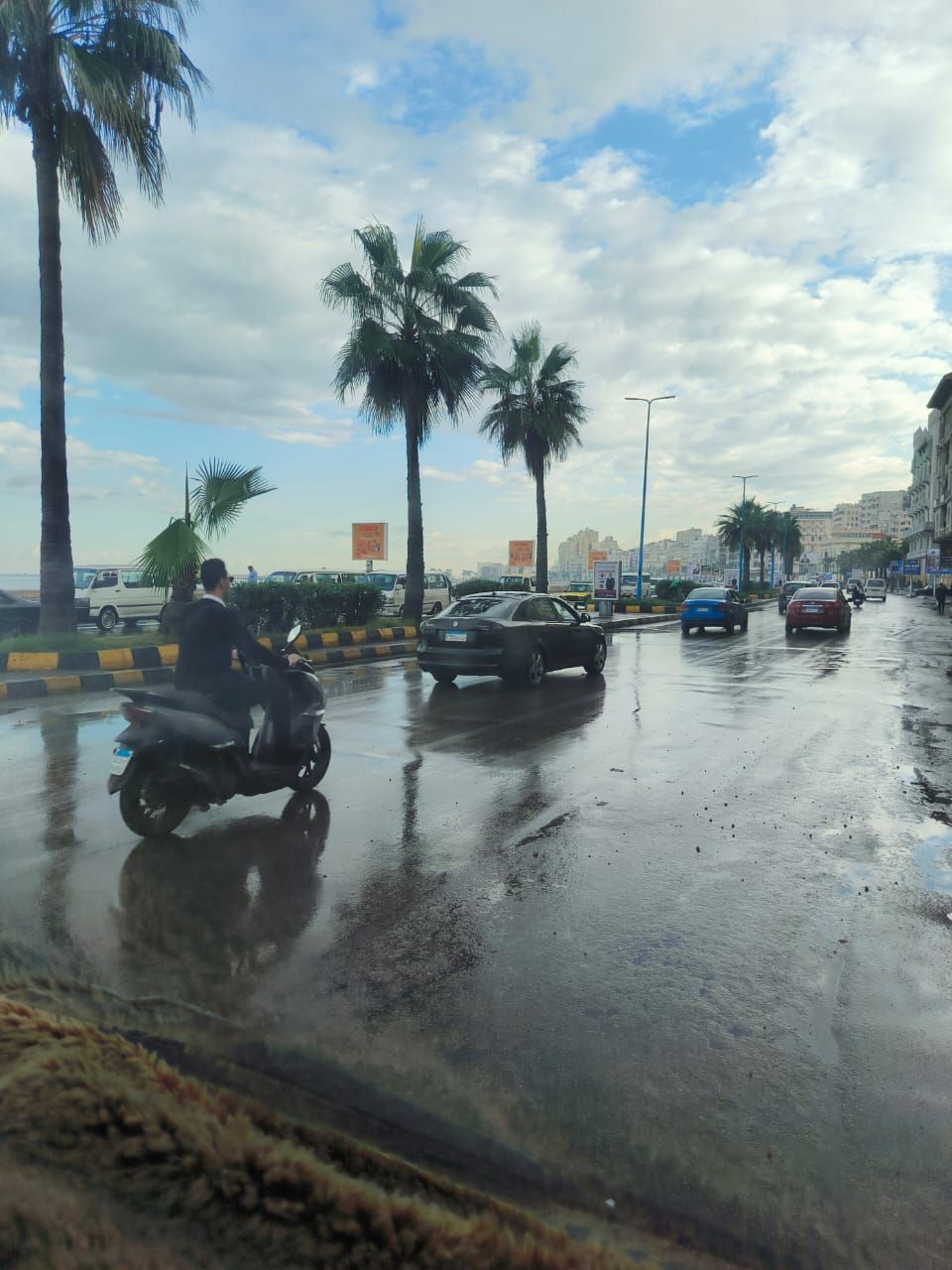 أمطار متفاوتة الشدة على الإسكندرية بسبب نوة باقى المكنسة أمطار متفاوتة الشدة على الإسكندرية بسبب نوة باقى المكنسة