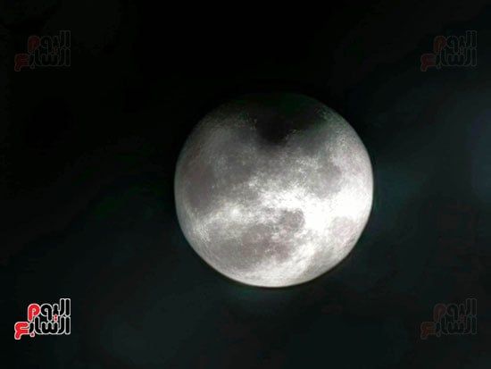القمر-العملاق القمر-العملاق
