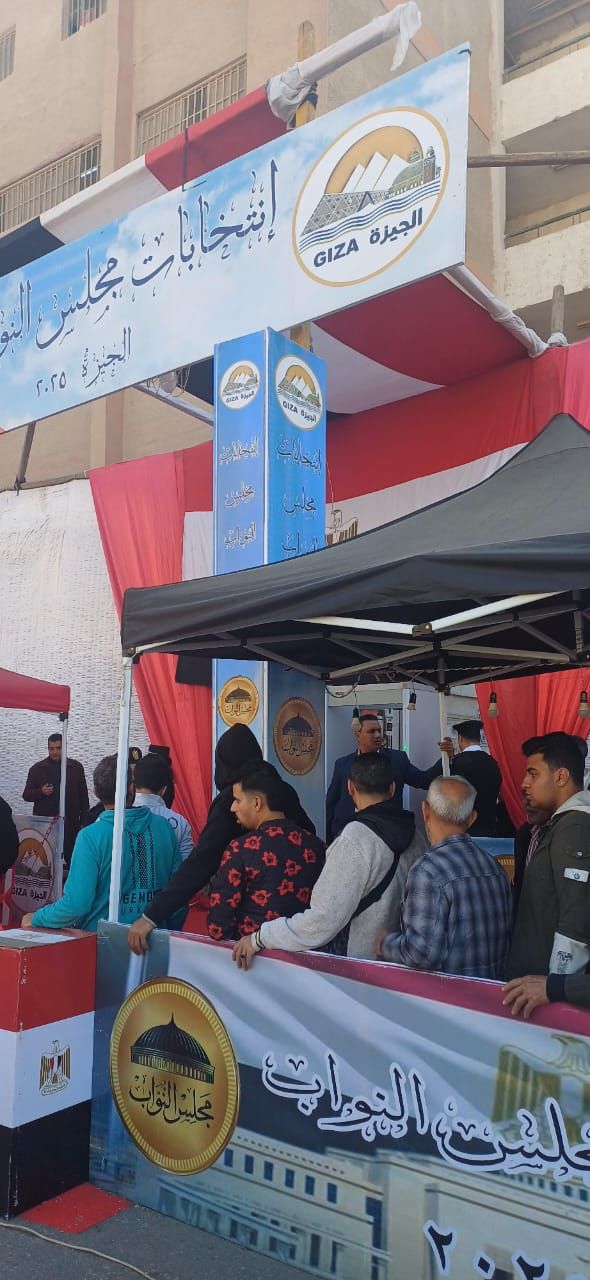 المواطنين امام اللجان