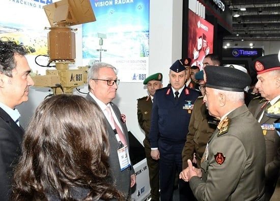 وزير الدفاع والفريق أحمد خليفة يعقدان عدد من اللقاءات الثنائية (4)