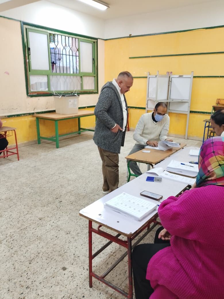 من داخل احدى اللجان من داخل احدى اللجان