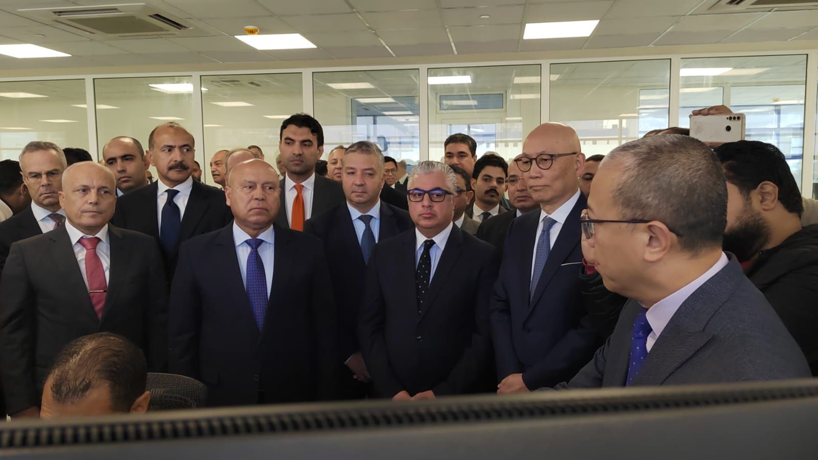 نائب رئيس الوزراء يشهد التشغيل التجريبى لمحطة هاتشيسون نائب رئيس الوزراء يشهد التشغيل التجريبى لمحطة هاتشيسون