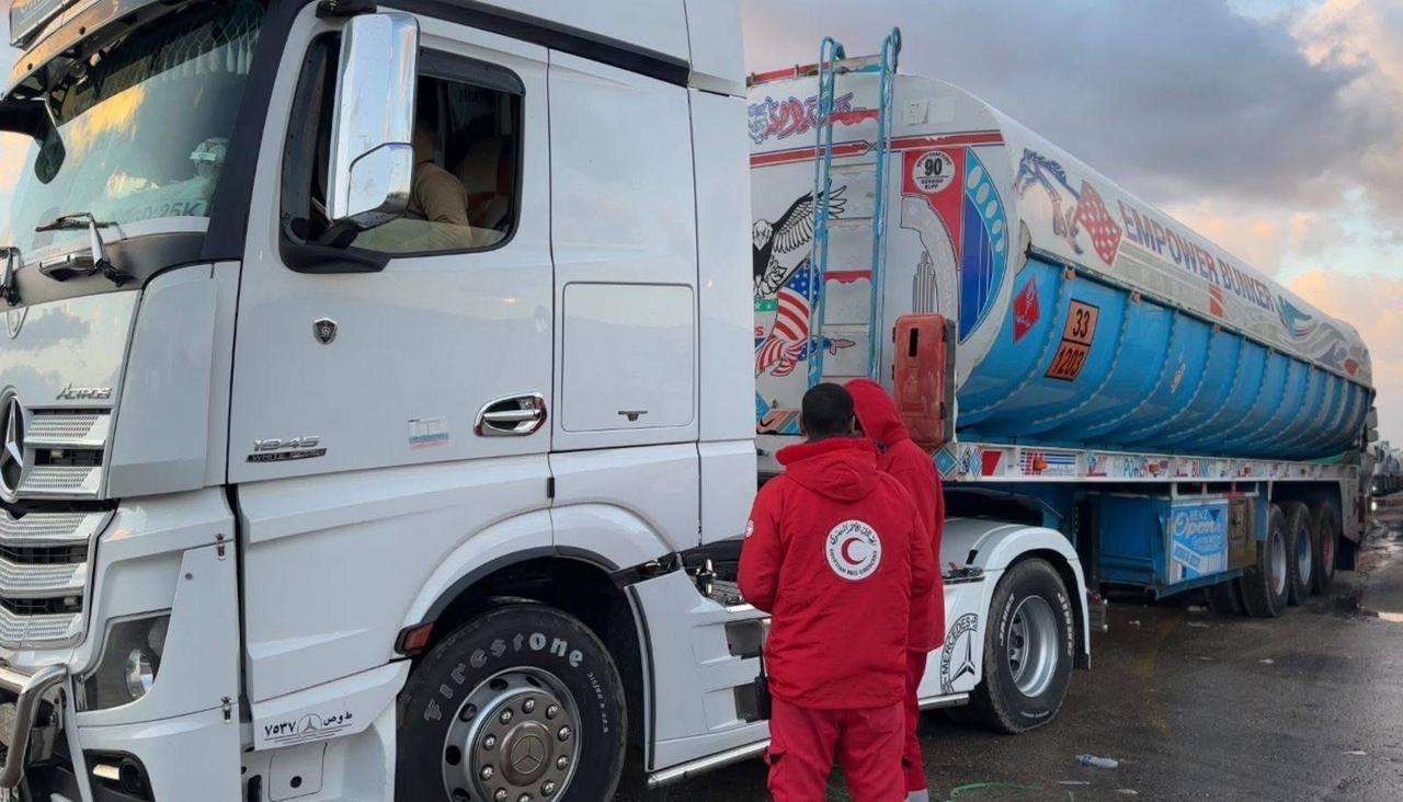 مساعدات الهلال الأحمر إلى غزة