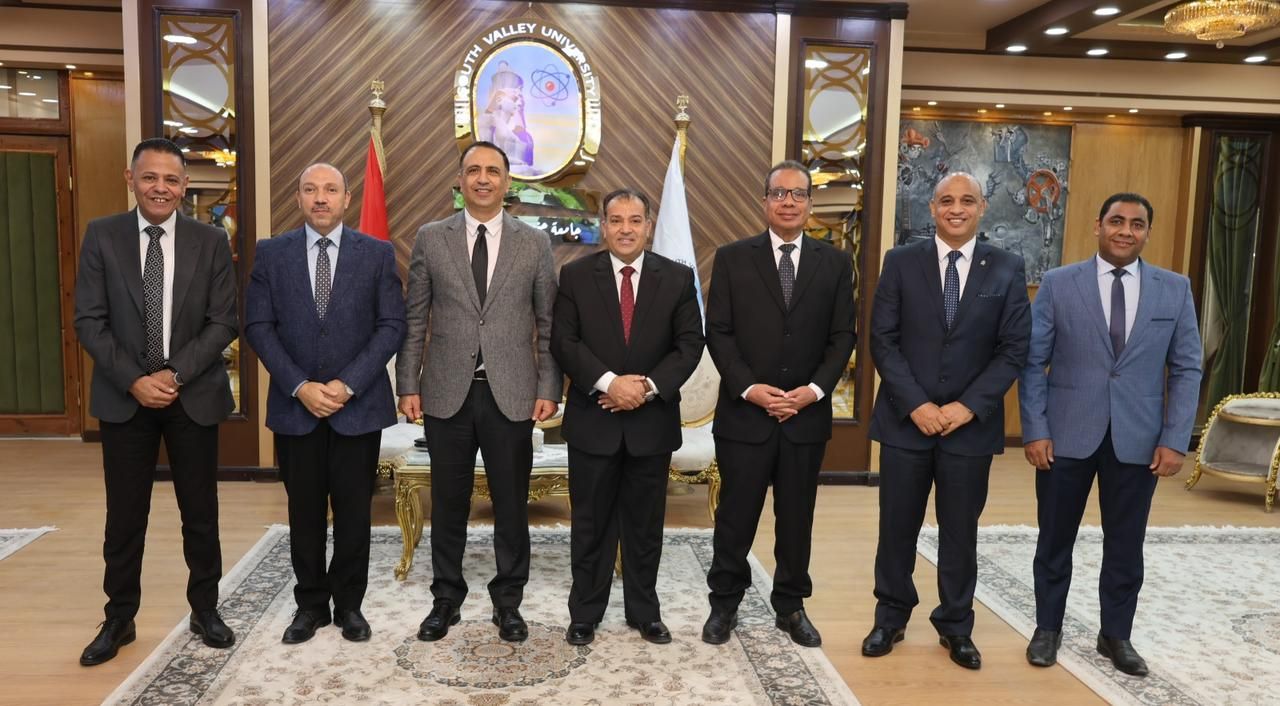 جانب من اللقاء جانب من اللقاء