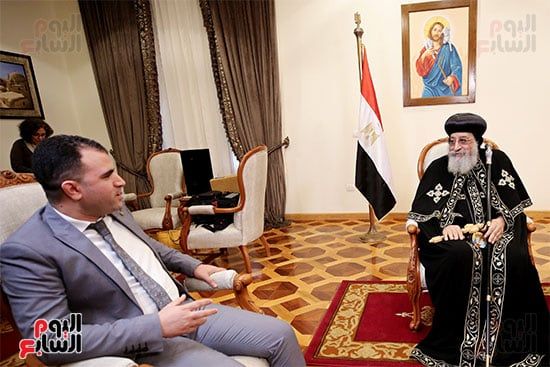 قداسة البابا تواضروس الثانى والزميل محمد الأحمدى