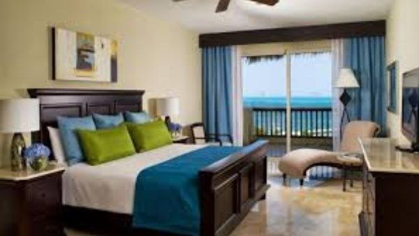 5 خطوات سهلة لترتيب غرفة النوم بسرعة الصاروخ