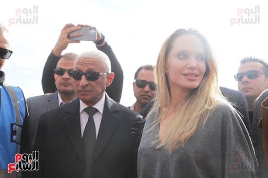 انجلينا جولى ومحافظ شمال سيناء بمعبر رفح اليوم انجلينا جولى ومحافظ شمال سيناء بمعبر رفح اليوم