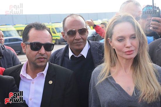 النجمة العالمية أنجلينا جولى تزور معبر رفح النجمة العالمية أنجلينا جولى تزور معبر رفح