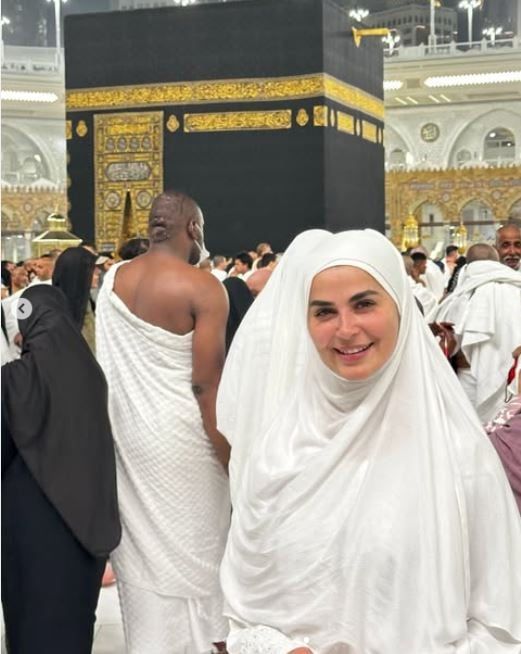 رانيا منصور تؤدي مناسك العمرة رانيا منصور تؤدي مناسك العمرة