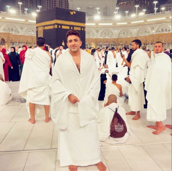 تامر حسين يؤدي مناسك العمرة تامر حسين يؤدي مناسك العمرة