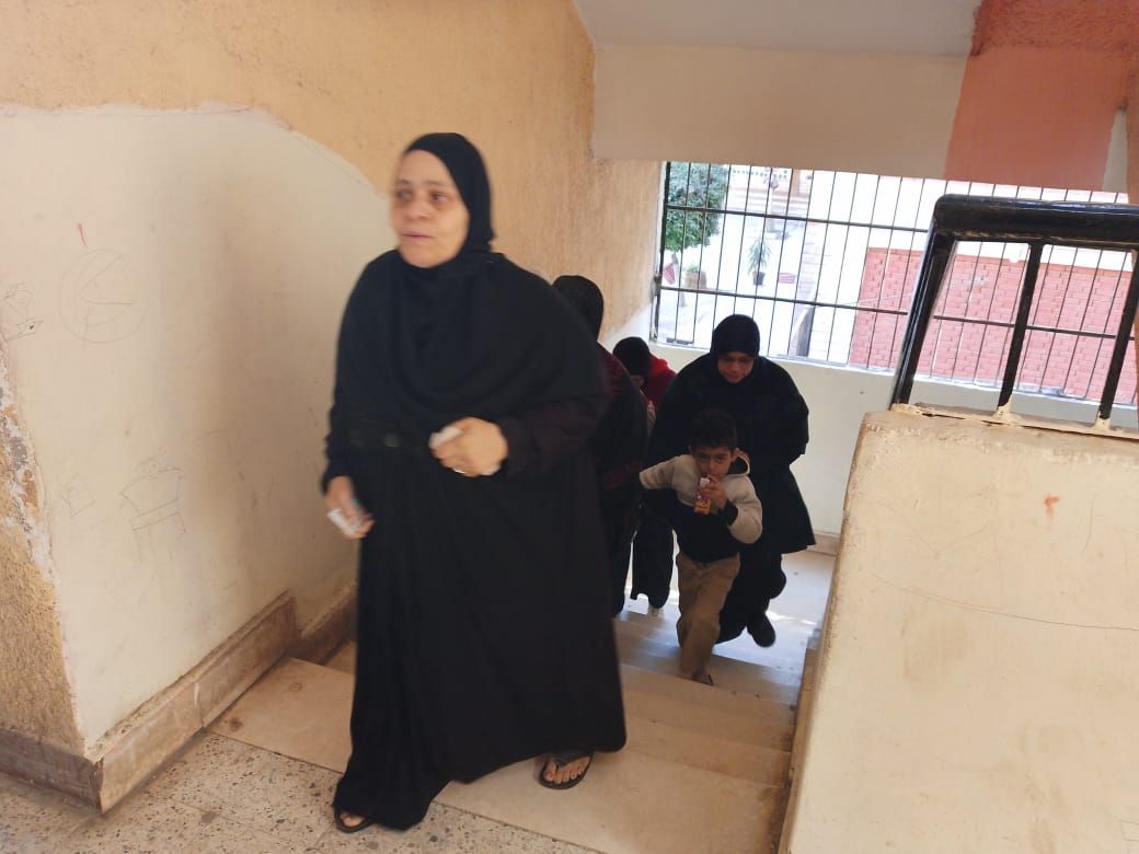 توافد نسائي على صناديق الاقتراع توافد نسائي على صناديق الاقتراع