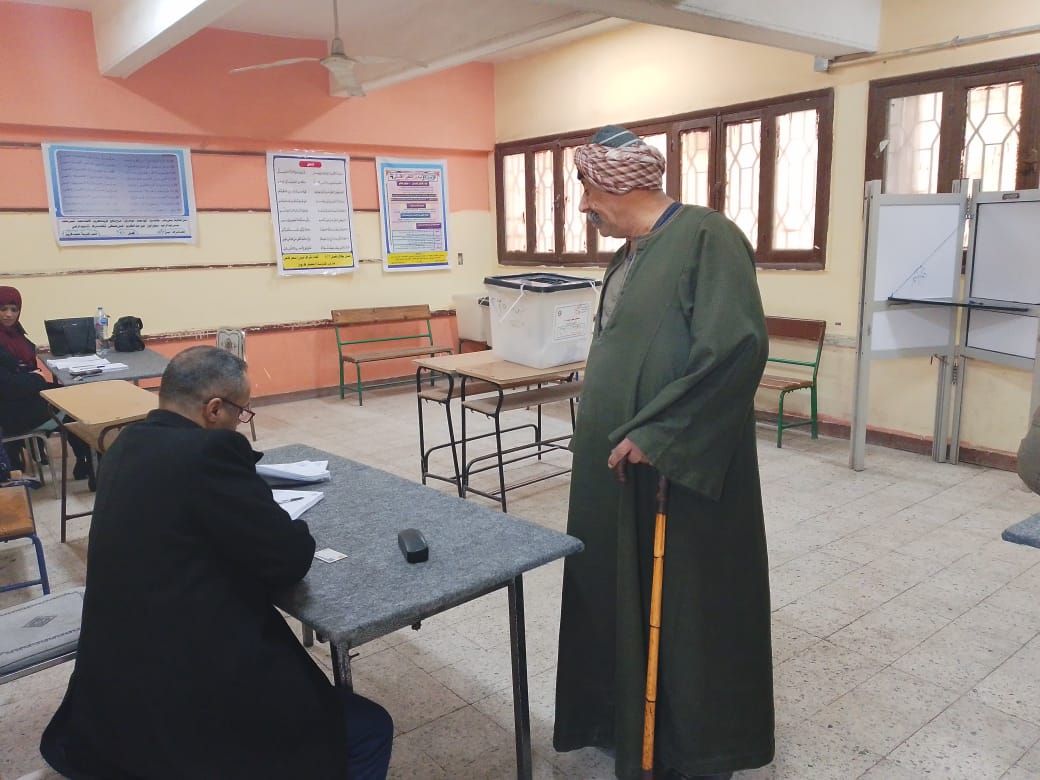 مشاركة كبار السن في انتخابات مجلس النواب بالوراق وأوسيم