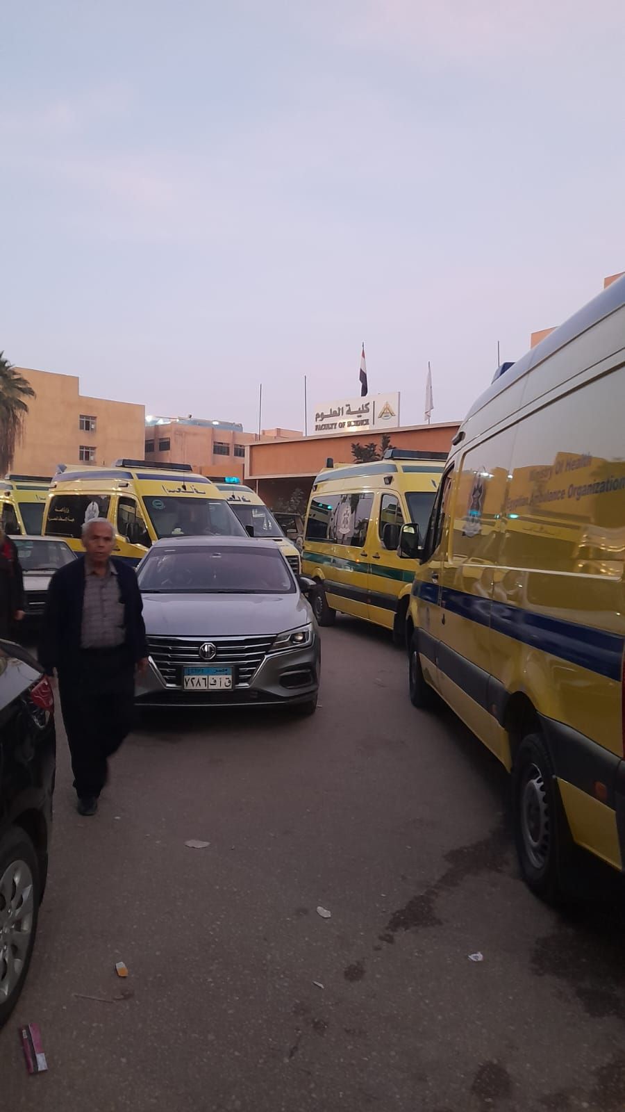 الدفع بـ 10 من سيارات الإسعاف المتخصصة الدفع بـ 10 من سيارات الإسعاف المتخصصة