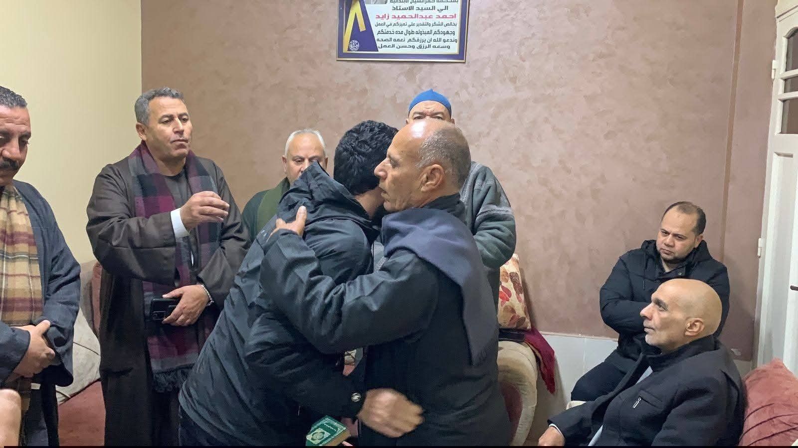 جلسة الصلح بين أسرة محمد مجدي (8) جلسة الصلح بين أسرة محمد مجدي (8)