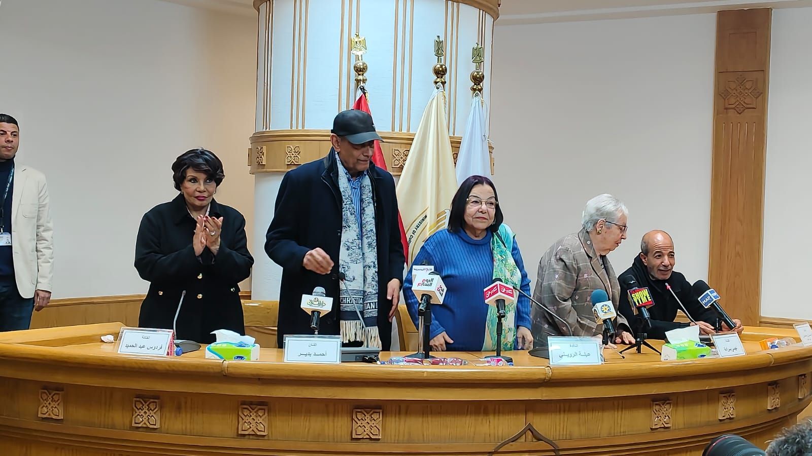 أحمد بدير تكريم مهرجان المسرح العربي تكريم عزيز جدا واتمني عودتي للوقوف علي خشبة المسرح (3) أحمد بدير تكريم مهرجان المسرح العربي تكريم عزيز جدا واتمني عودتي للوقوف علي خشبة المسرح (3)