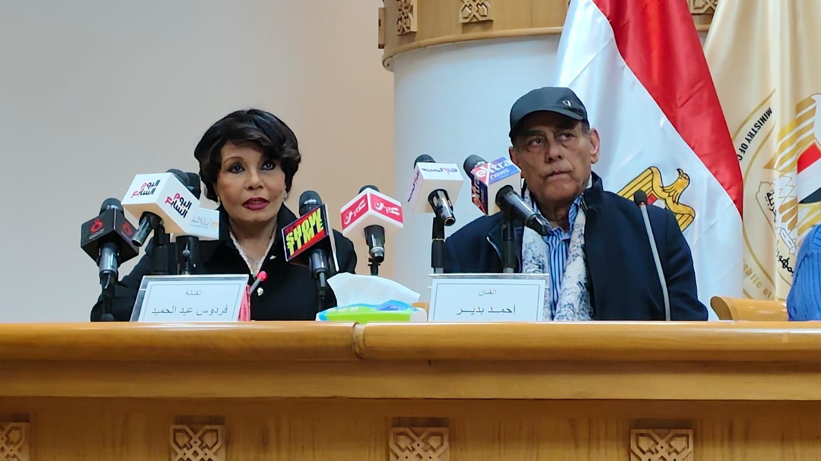 أحمد بدير تكريم مهرجان المسرح العربي تكريم عزيز جدا واتمني عودتي للوقوف علي خشبة المسرح (2) أحمد بدير تكريم مهرجان المسرح العربي تكريم عزيز جدا واتمني عودتي للوقوف علي خشبة المسرح (2)