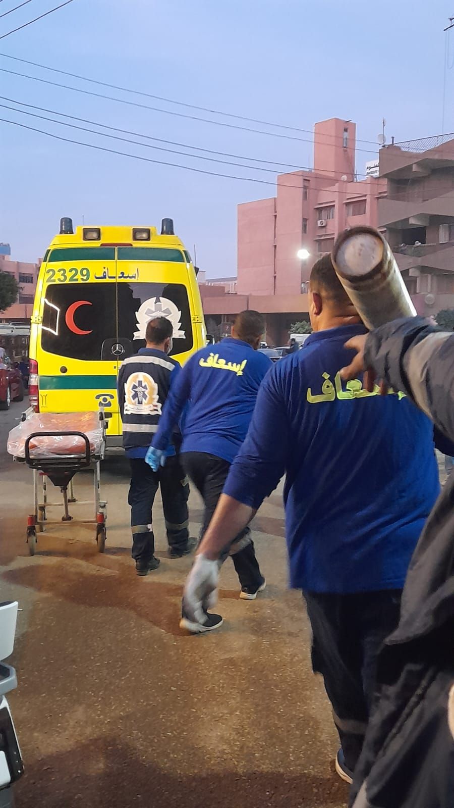 شايلين أنابيب الاكسيجين على الاكتاف