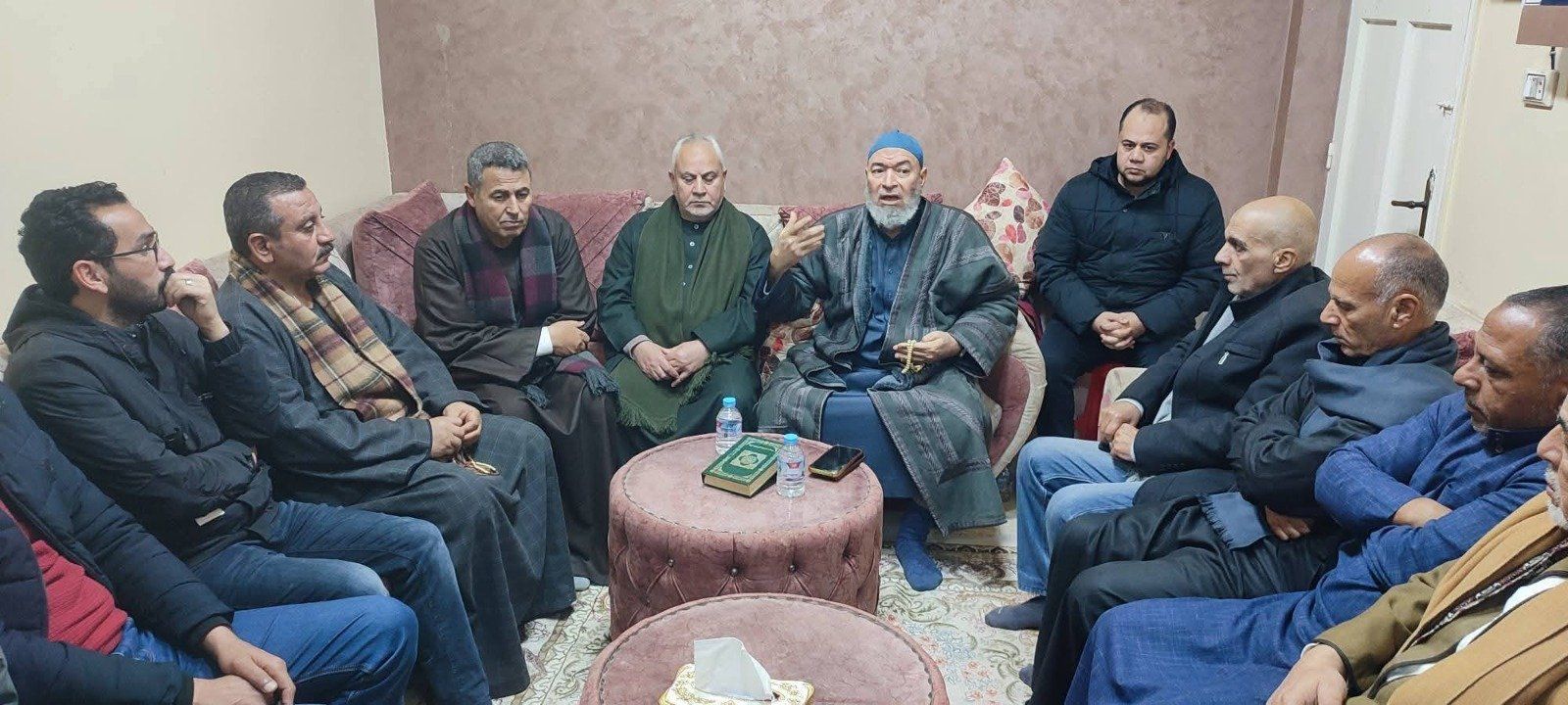 جلسة الصلح بين أسرة محمد مجدي (1) جلسة الصلح بين أسرة محمد مجدي (1)