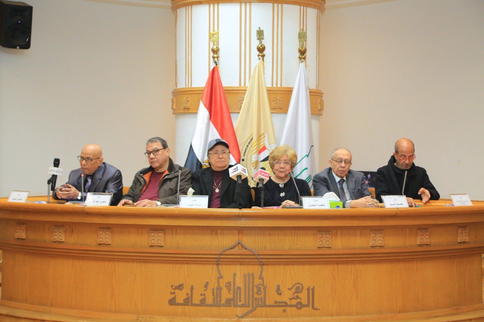 مهرجان المسرح العربي يجمع 5 قامات مسرحية في المؤتمر الصحفي الثاني بالمجلس الأعلي للثقافة (2) مهرجان المسرح العربي يجمع 5 قامات مسرحية في المؤتمر الصحفي الثاني بالمجلس الأعلي للثقافة (2)